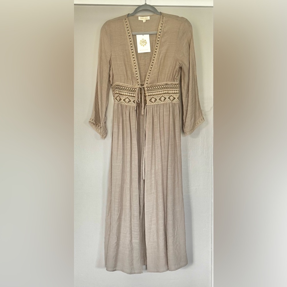 NWT Women’s Embroidered Boho Beige Tie Duster